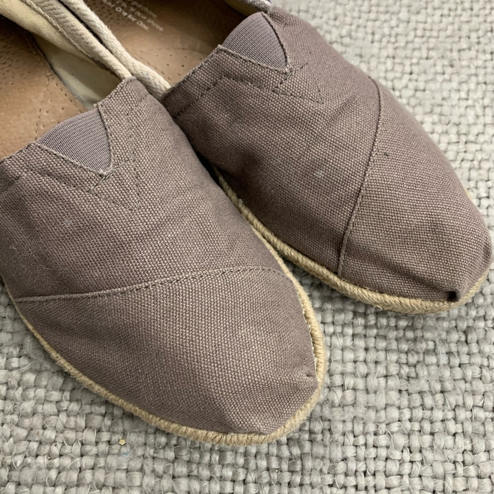 Toms - Picture 5 of 7